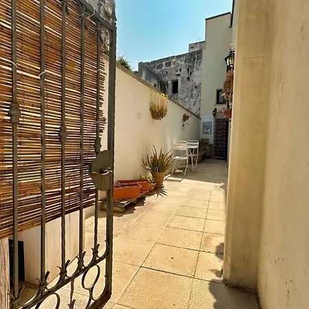 Castello Di - Splendido Bilocale Con Wifi A 5 Minuti Dal Mare Feriehus Andrano